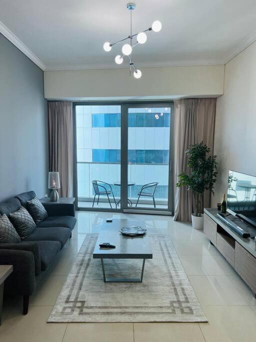 1 Bed Apartment With Sea View, Pool, Gym & Free Parking In Dubai Marina מראה חיצוני תמונה