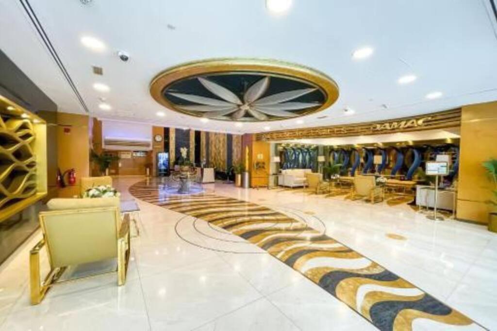 1 Bed Apartment With Sea View, Pool, Gym & Free Parking In Dubai Marina מראה חיצוני תמונה